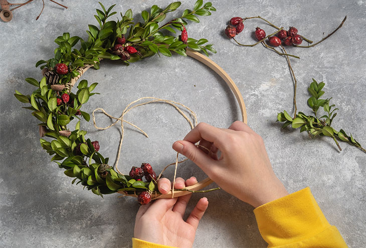 couronne de Noël maison avec du buis