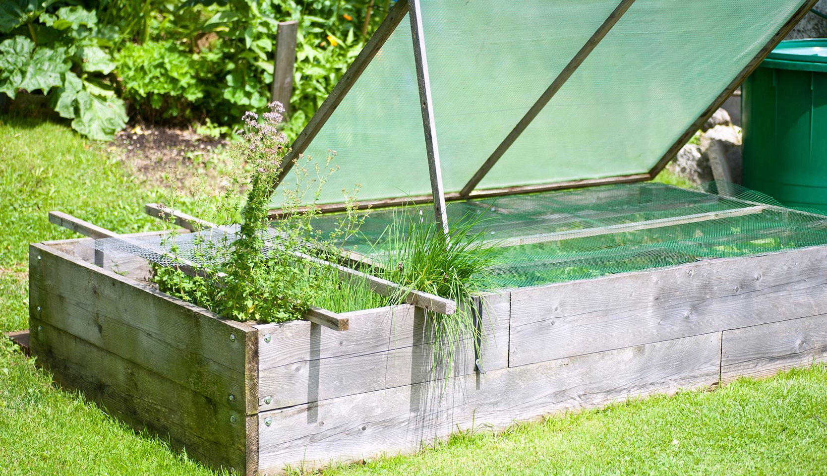 Comment fabriquer une serre avec de la récup: 2 tutoriels DIY