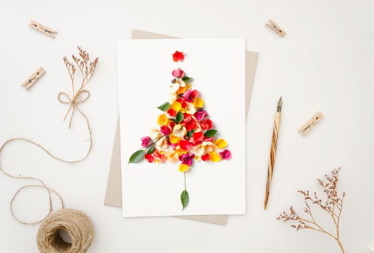carte de noel DIY avec des fleurs séchées